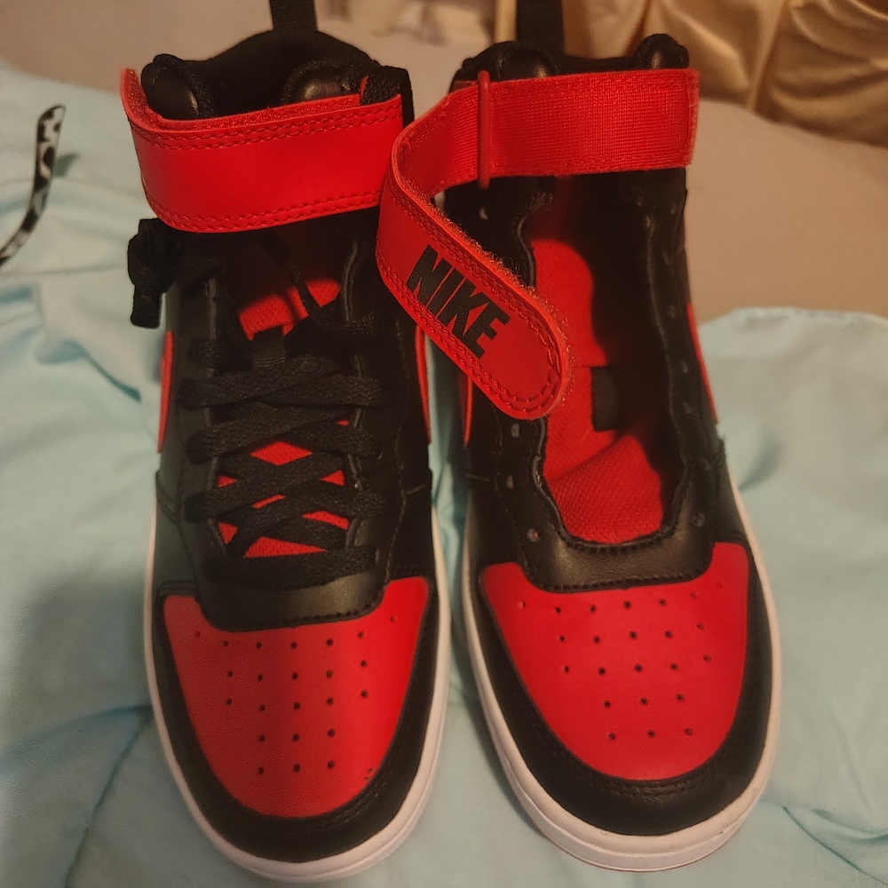 Nike Kids Black and Red Sneakers
